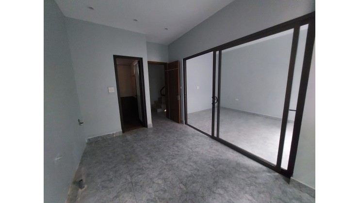 Bán nhà trợ giá, Lạc Trung,Hai Bà Trưng,40m2,MT 6m,kinh doanh,ô tô,quá 8tỷ.0782479469